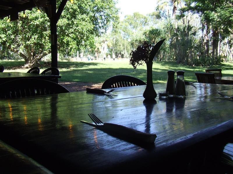 Territory Manor Motel & Caravan Park Mataranka Eksteriør bilde